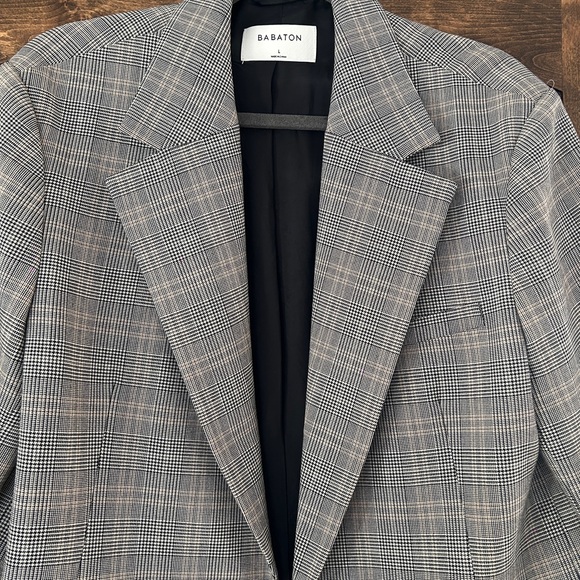 Aritzia Babaton Plaid Gray Blazer - Picture 2 of 6